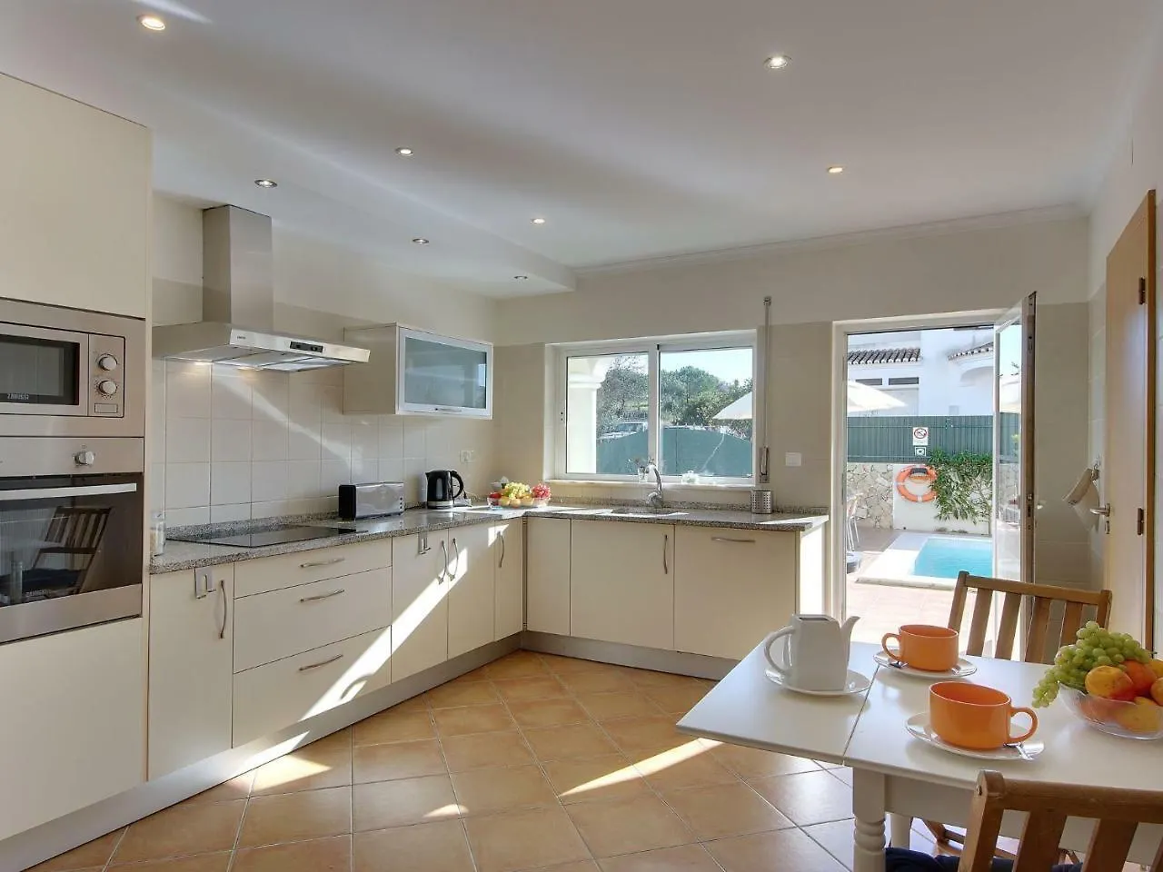 Elegant Villa In Carvoeiro With Swimming Pool