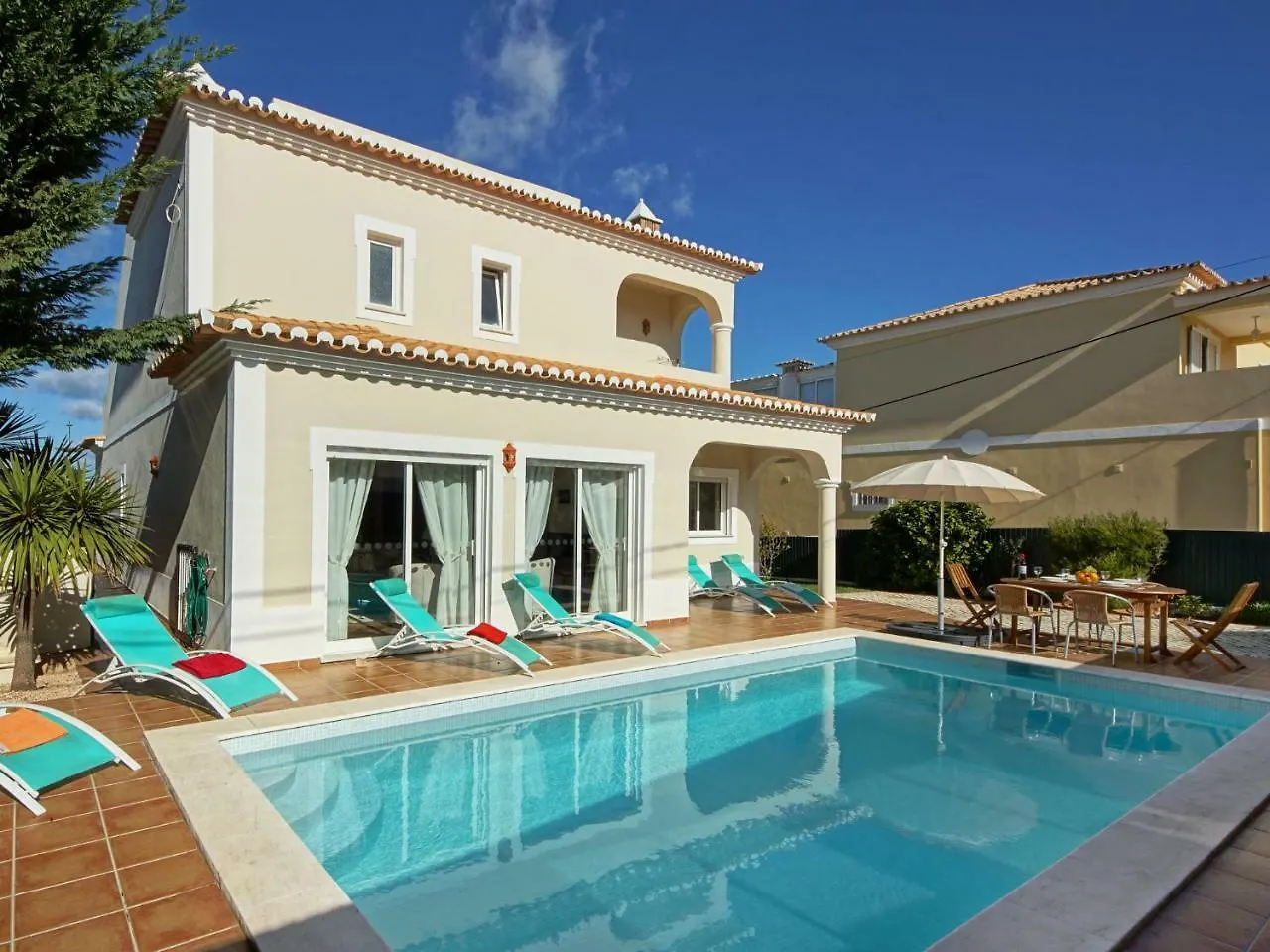 Elegant Villa In Carvoeiro With Swimming Pool
