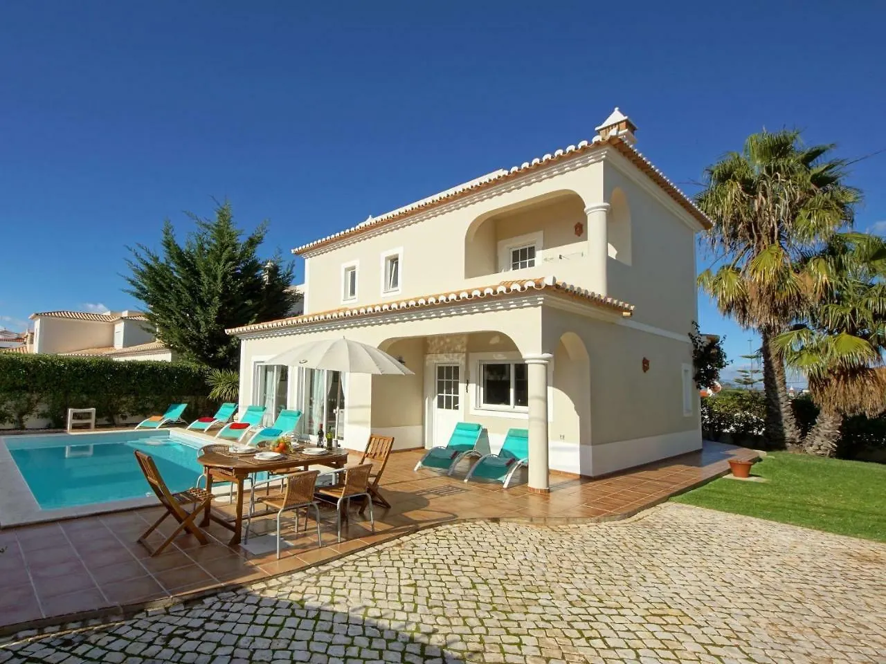 Elegant Villa In Carvoeiro With Swimming Pool